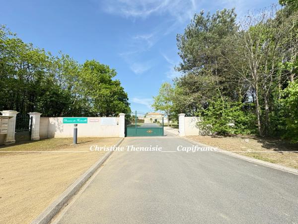 Villa à vendre 5 pièces, 3 chambres, 2 salles d'eau, Piscine, Climatisation, Véranda au coeur d'un Domaine résidentiel sécurisé