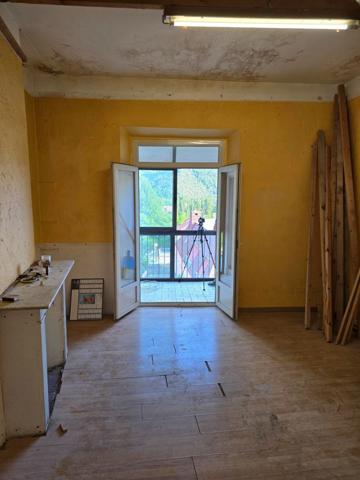 Appart T2 à rénover à VEYNES (05)