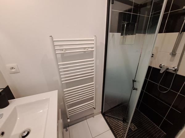 Concarneau - Maison contemporaine de 125 m² avec vie de plain pied dans quartier calme et résidentiel.