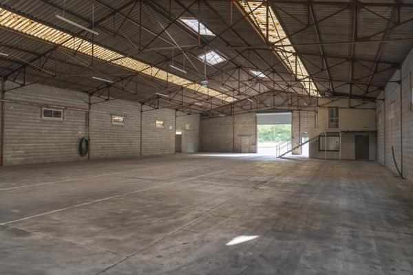 Bléré (37150) A85 A SEULEMENT 7KM - LOCAL D'ACTIVITES 1 680 M2