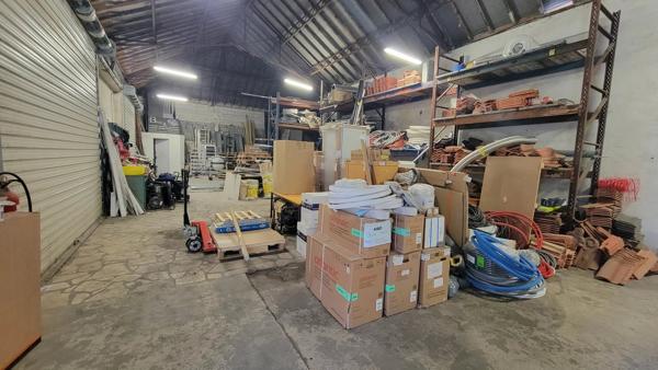 Local commercial avec bureaux idéalement situé
