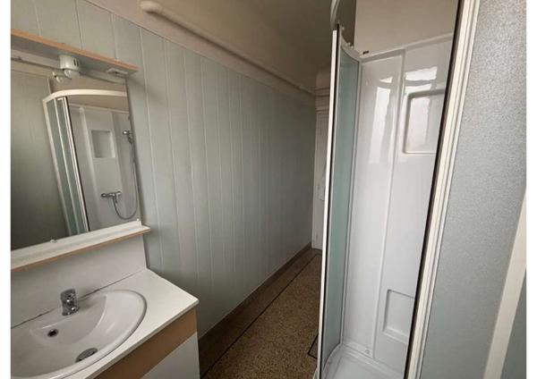 Grand t2 à coté du centre ville avec garage