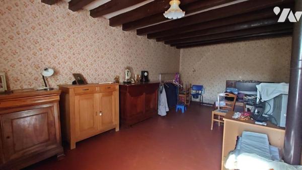 Ancien corps de ferme avec dépendances 