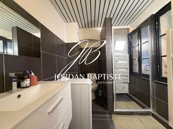 Appartement de charme dans un immeuble classé – Centre-ville, Rue de la Résistance