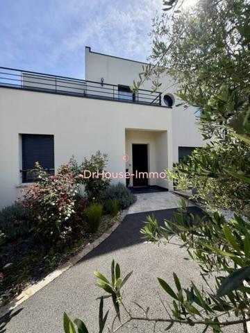 Maison à vendre 9 pièces de 365 m²