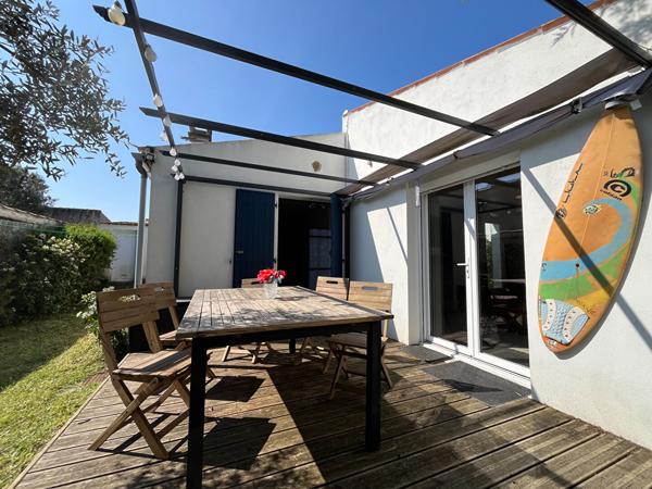 À deux pas de la plage et du marché - Maison 3 chambres avec atelier et beaux volumes