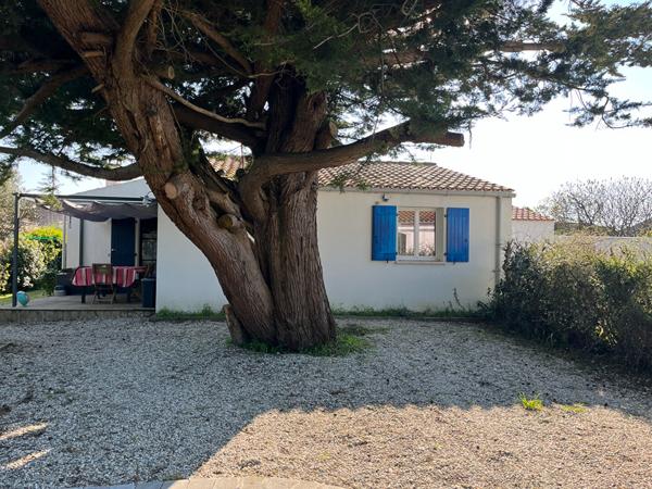À deux pas de la plage et du marché - Maison 3 chambres avec atelier et beaux volumes