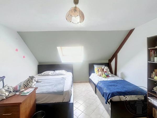Vente                                                      Maison
                        
                     5 pièces                      136 m2                     à Épernon