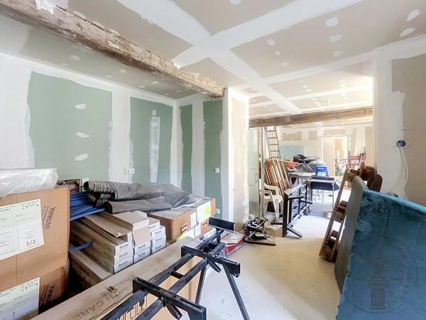 Vente                                                      Maison
                        
                     5 pièces                      136 m2                     à Épernon