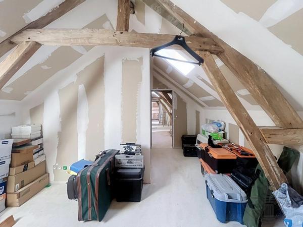Vente                                                      Maison
                        
                     5 pièces                      136 m2                     à Épernon