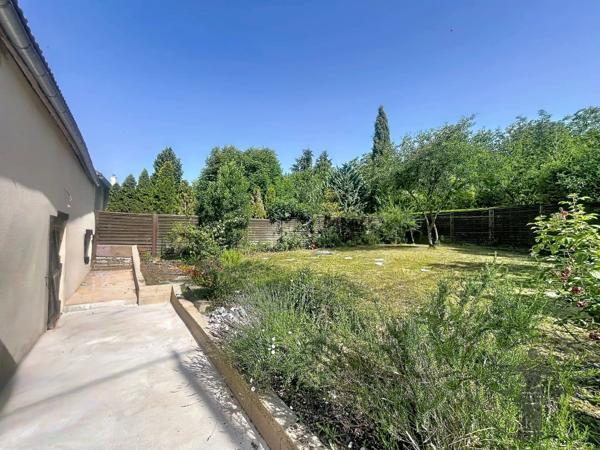 Vente                                                      Maison
                        
                     5 pièces                      136 m2                     à Épernon