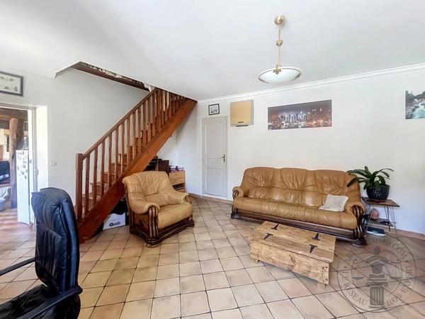 Vente                                                      Maison
                        
                     5 pièces                      136 m2                     à Épernon