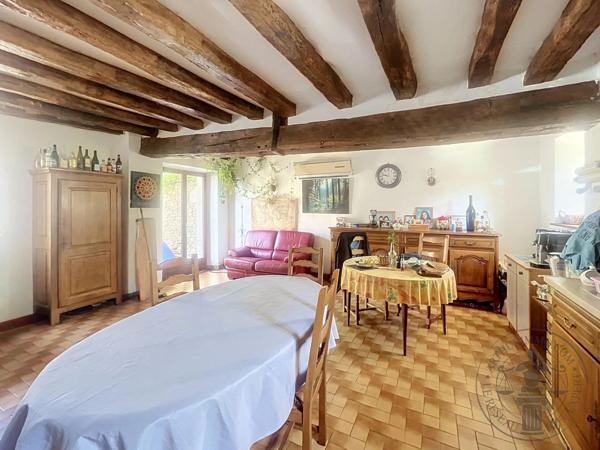 Vente                                                      Maison
                        
                     5 pièces                      136 m2                     à Épernon