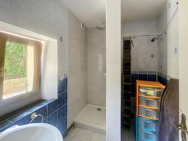 Vente                                                      Maison
                        
                     5 pièces                      136 m2                     à Épernon