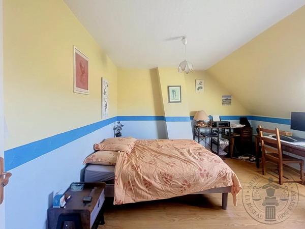 Vente                                                      Maison
                        
                     5 pièces                      136 m2                     à Épernon