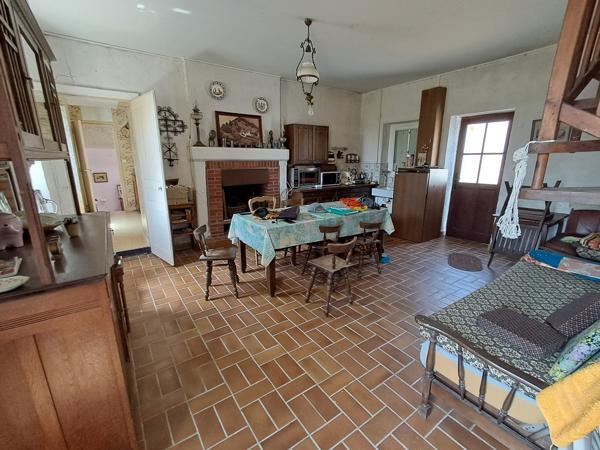 Maison
                                                                                                                                                                                                                                                                                                                        5 pièce(s)                                                                                                                                                                                                          3 chambre(s)                                                                                                                                                                                                          100  m²