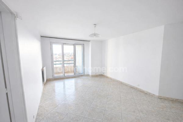 BONDY (93140) – APPARTEMENT 3 PIÈCES – TERRASSE – BOX – CAVE