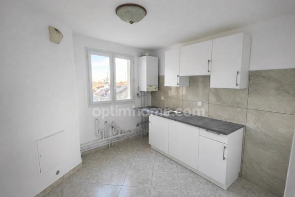 BONDY (93140) – APPARTEMENT 3 PIÈCES – TERRASSE – BOX – CAVE