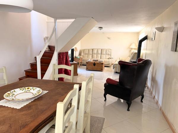 Maison individuelle de deux chambres nécessitant des rénovations près du centre de Saint-Junien