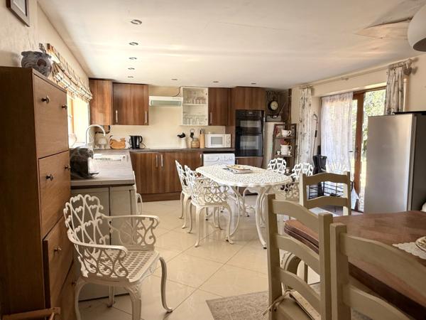 Maison individuelle de deux chambres nécessitant des rénovations près du centre de Saint-Junien