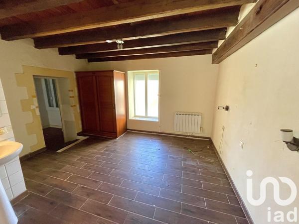 Maison de village 3 pièces de 70 m² à Brigueil-le-Chantre (86290)