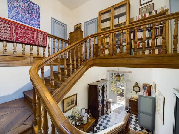 Propriété templière d’exception du XVIIe siècle avec un maison principale, 2 annexes indépendantes, piscine et plus d'1 hectare de terrain
