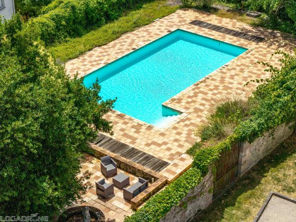 Propriété templière d’exception du XVIIe siècle avec un maison principale, 2 annexes indépendantes, piscine et plus d'1 hectare de terrain