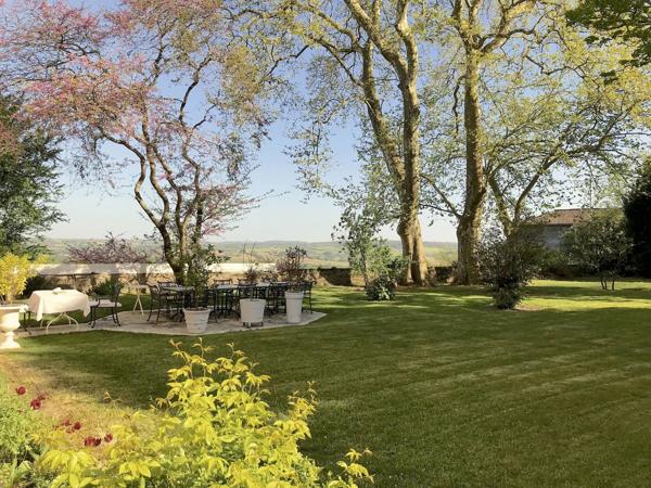 Propriété templière d’exception du XVIIe siècle avec un maison principale, 2 annexes indépendantes, piscine et plus d'1 hectare de terrain