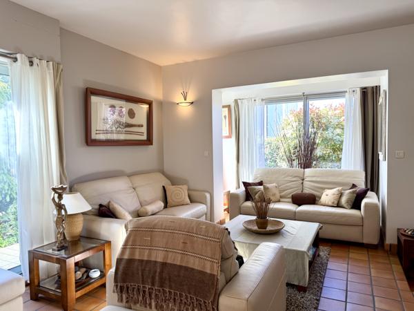 Maison 10 pièce(s) 6 chambre(s) 205 m²