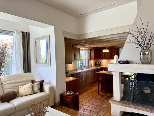 Maison 10 pièce(s) 6 chambre(s) 205 m²