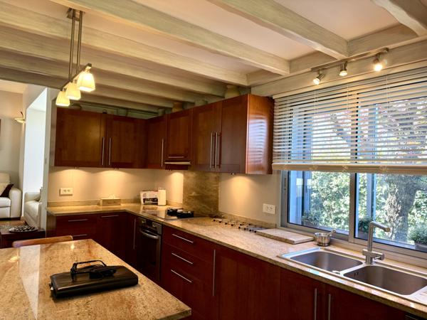 Maison 10 pièce(s) 6 chambre(s) 205 m²