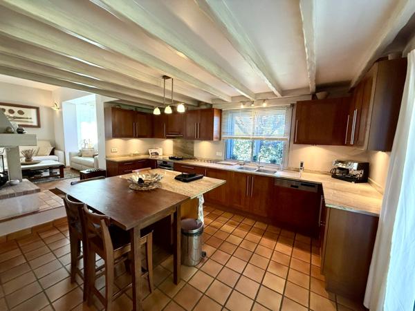 Maison 10 pièce(s) 6 chambre(s) 205 m²