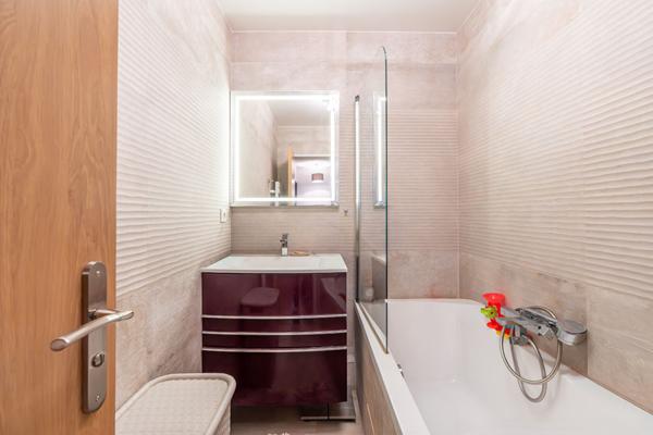 FAMILIAL RARE AVEC EXTÉRIEURS TERRASSE & BALCON