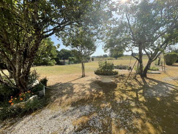 Maison - Royan - Réf.:1157 Propriété avec dépendances - Semussac