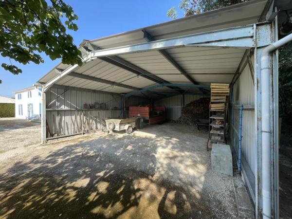 Maison - Royan - Réf.:1157 Propriété avec dépendances - Semussac