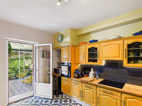 Superbe maison de ville avec jardin au cœur d’Eymet – Bien rare sur le marché