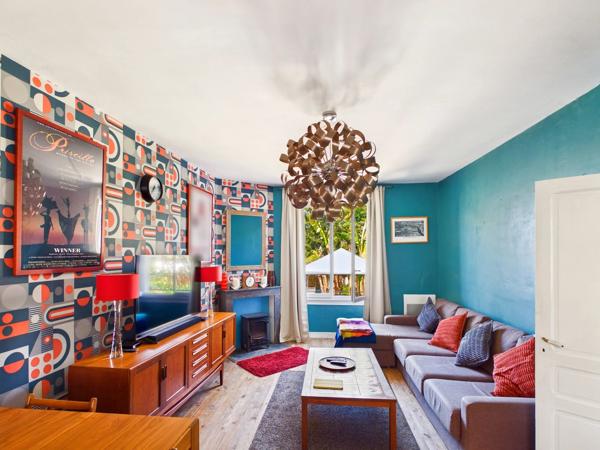 Superbe maison de ville avec jardin au cœur d’Eymet – Bien rare sur le marché