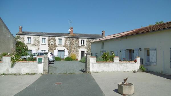 Belle maison avec maison d'amis et piscine