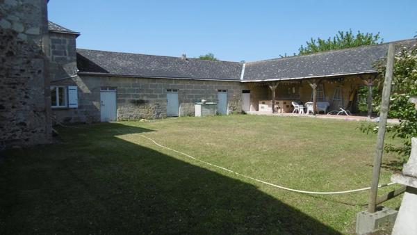 Belle maison avec maison d'amis et piscine