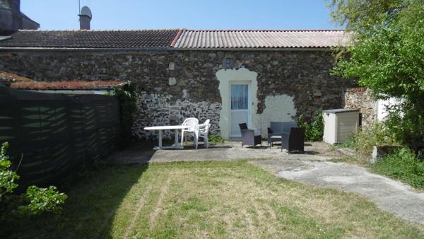 Belle maison avec maison d'amis et piscine