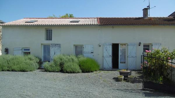 Belle maison avec maison d'amis et piscine