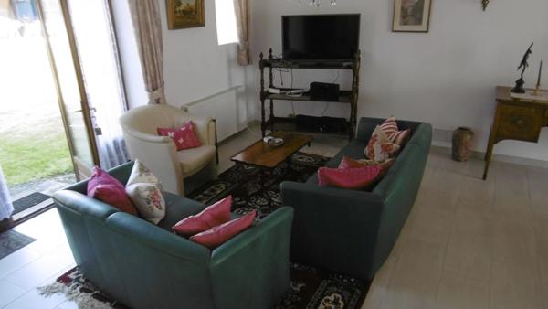 Belle maison avec maison d'amis et piscine