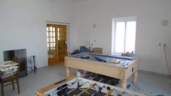Belle maison avec maison d'amis et piscine