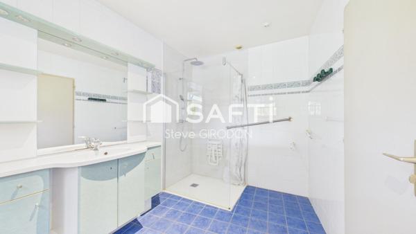 Maison de plain-pied – 130 m² – 2 chambres – Garage, préau et jardin sans vis-à-vis