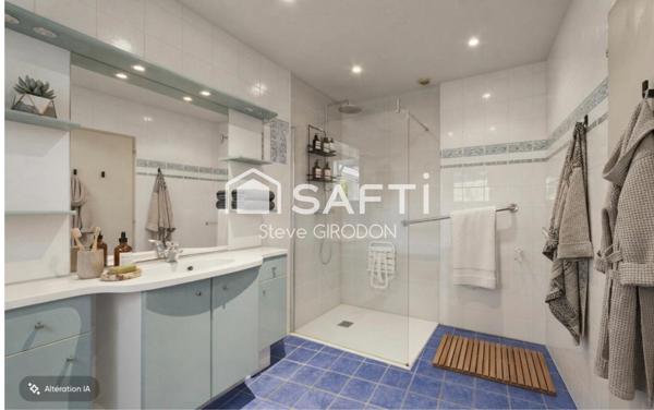 Maison de plain-pied – 130 m² – 2 chambres – Garage, préau et jardin sans vis-à-vis