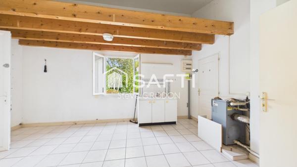 Maison de plain-pied – 130 m² – 2 chambres – Garage, préau et jardin sans vis-à-vis
