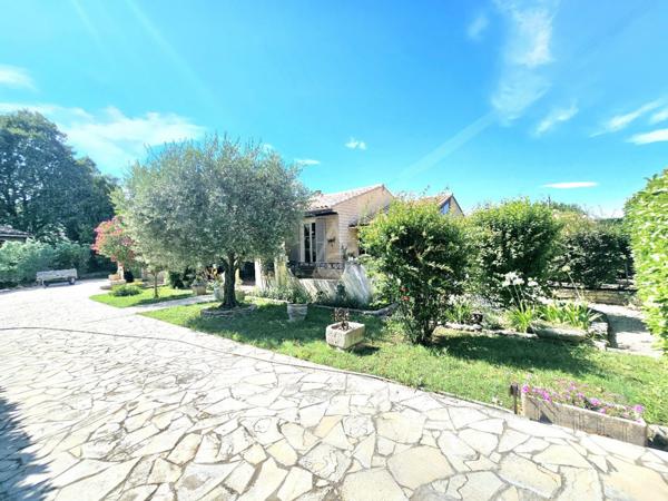 Maison Provençale au Pied du Luberon