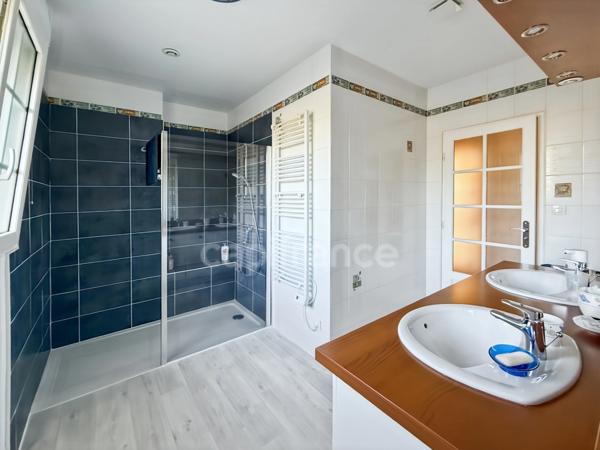 NOUVELLE EXCLUSIVITE !  Spacieuse maison familiale de 8 pièces à MILIZAC