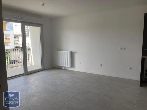 Appartement à louer 2 pièces 40.95m² Angers (49000)