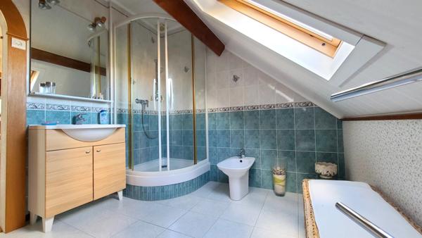 MAINVILLIERS – MAISON DE MAÇON 3 CHAMBRES AVEC SOUS-SOL ET GARAGE 30 M²